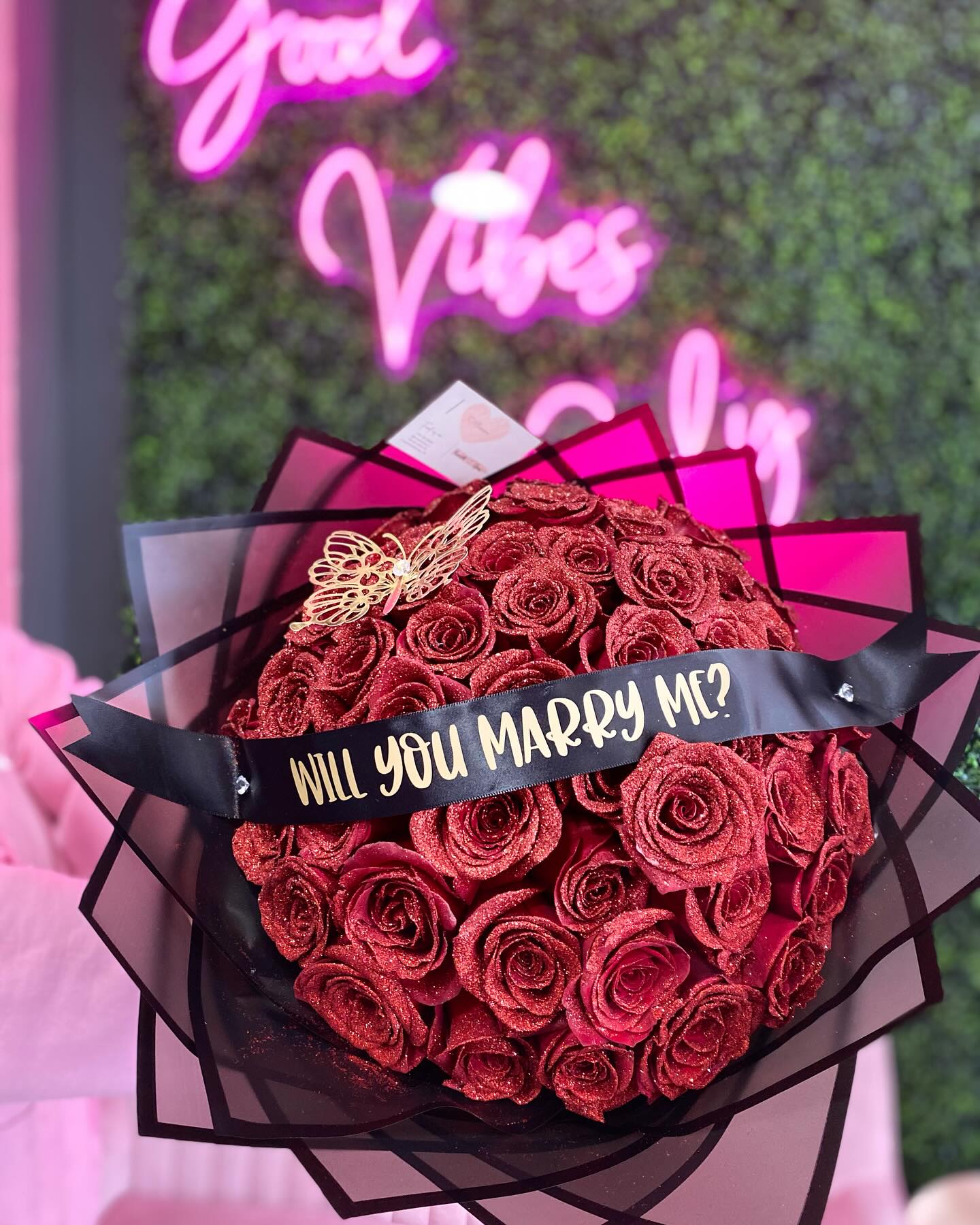 Glitter roses bouquet