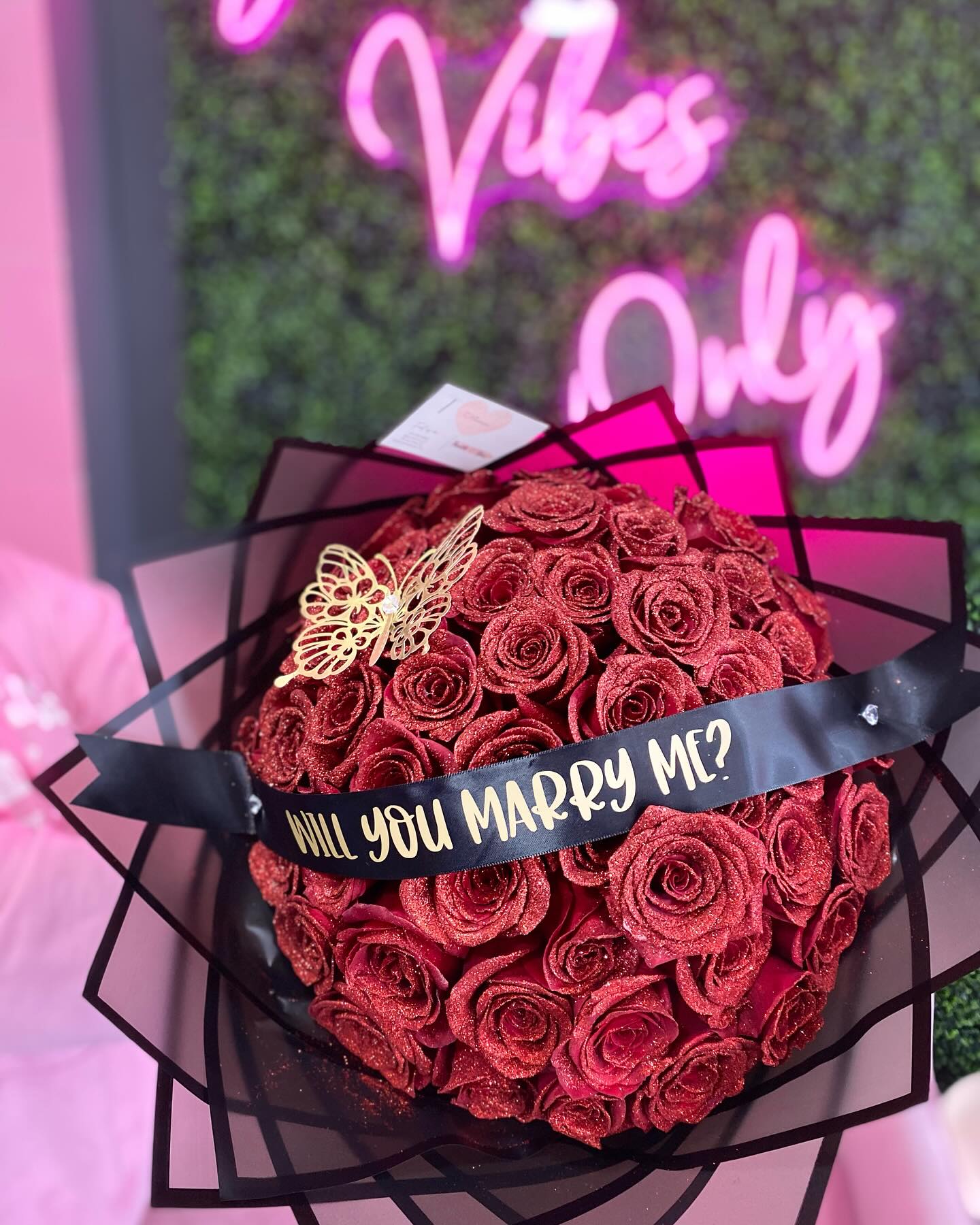 Glitter roses bouquet